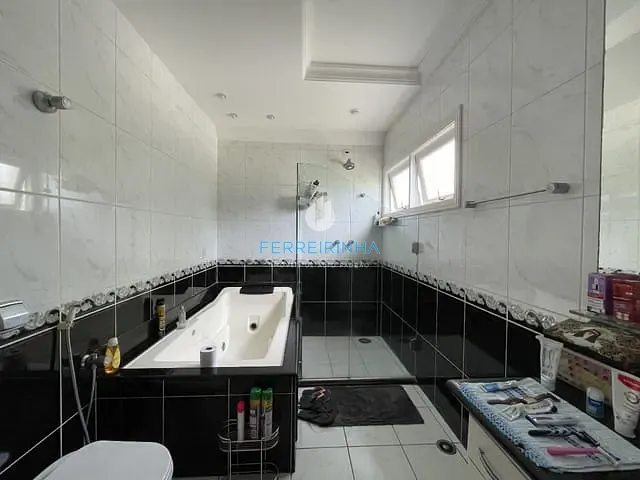 Casa com 325m² 3 quartos e 1 banheiro, à venda, no bairro Urbanova em São José dos Campos