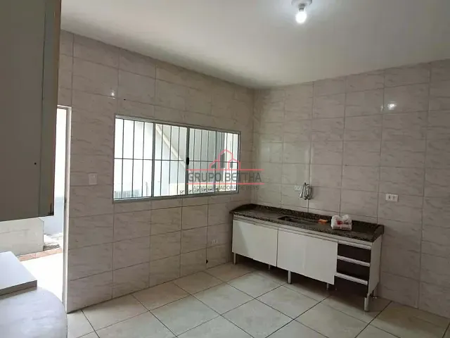 Casa com 250m² 2 quartos e 1 banheiro, para alugar, no bairro Jardim Júlio em Barueri