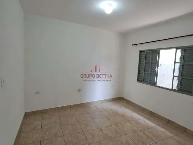 Casa com 250m² 2 quartos e 1 banheiro, para alugar, no bairro Jardim Júlio em Barueri