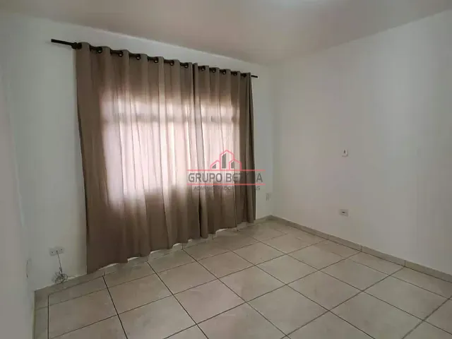 Casa com 250m² 2 quartos e 1 banheiro, para alugar, no bairro Jardim Júlio em Barueri