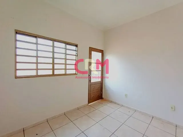 Casa com 120m² 2 quartos e 1 banheiro, para alugar, no bairro Jardim Sobral em Taquaritinga