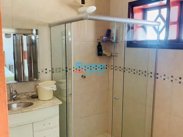 Casa com 440m² 4 quartos e 2 banheiros, à venda, no bairro Residencial JR Centro em GUARANÉSIA