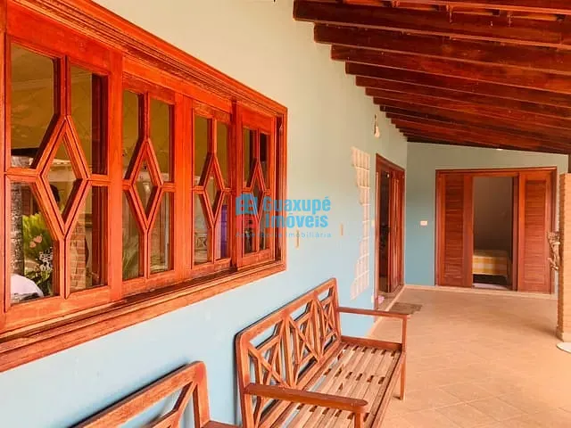 Casa com 440m² 4 quartos e 2 banheiros, à venda, no bairro Residencial JR Centro em GUARANÉSIA