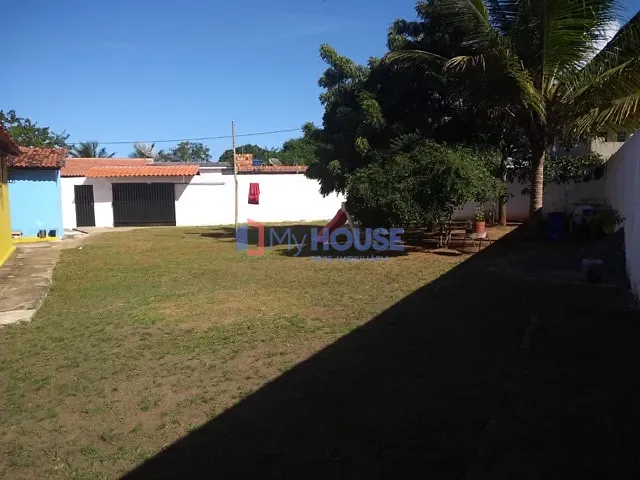 Casa 2 quartos e 2 banheiros, à venda, no bairro Hernani Sá em Ilhéus