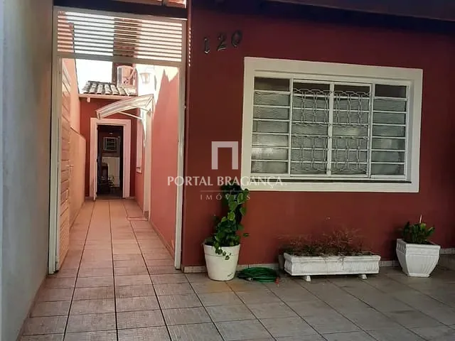 Casa com 200m² 3 quartos e 2 banheiros, à venda, no bairro Jardim São Lourenço em Bragança Paulista