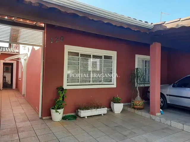Casa com 200m² 3 quartos e 2 banheiros, à venda, no bairro Jardim São Lourenço em Bragança Paulista