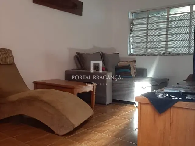 Casa com 200m² 3 quartos e 2 banheiros, à venda, no bairro Jardim São Lourenço em Bragança Paulista