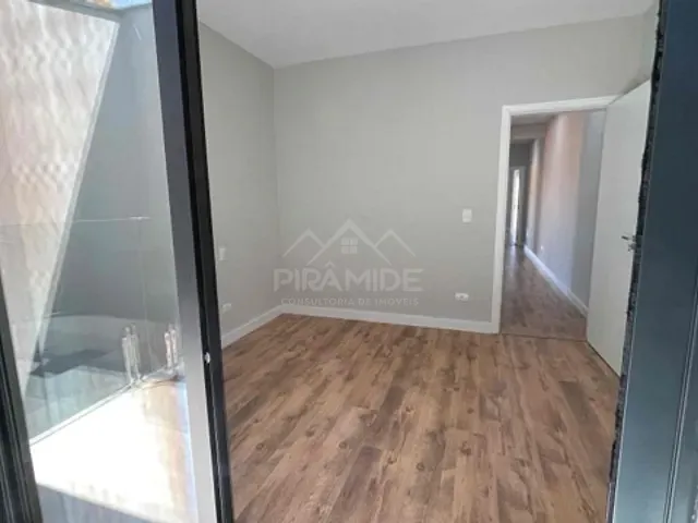 Casa 3 quartos e 1 banheiro, à venda, no bairro Centreville em Poços de Caldas