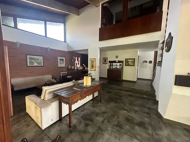 Casa com 792m² 4 quartos e 5 banheiros, à venda, no bairro Quebec em Londrina
