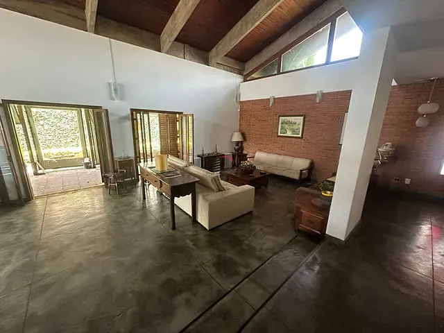 Casa com 792m² 4 quartos e 5 banheiros, à venda, no bairro Quebec em Londrina