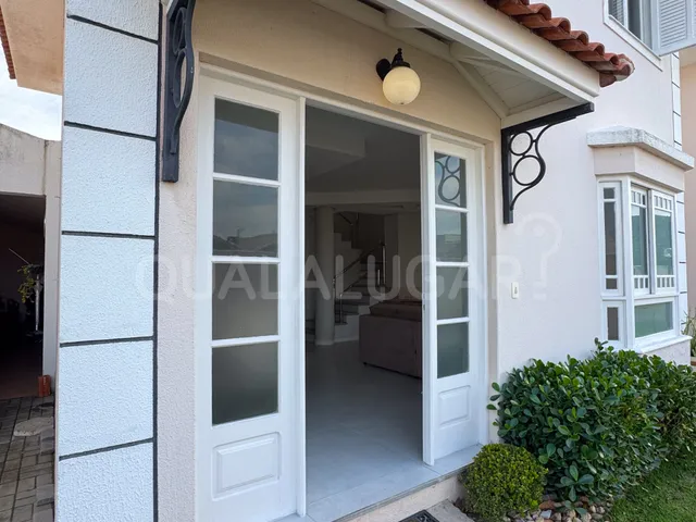 Casa 3 quartos e 2 banheiros, à venda ou para alugar, no bairro Oficinas em Tubarão