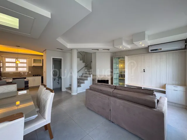 Casa 3 quartos e 2 banheiros, à venda ou para alugar, no bairro Oficinas em Tubarão