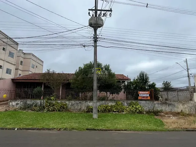 Casa com 400m², à venda, no bairro Vila Bela em Guarapuava