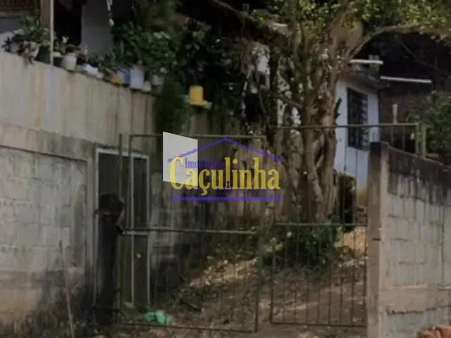 Casa com 60m² 2 quartos e 2 banheiros, à venda, no bairro Oficinas Velhas em Barra do Piraí