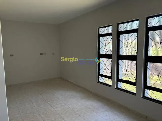 Casa 3 quartos e 1 banheiro, para alugar, no bairro Jerumenha em Londrina