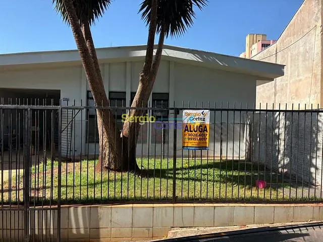 Casa 3 quartos e 1 banheiro, para alugar, no bairro Jerumenha em Londrina