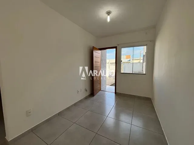 Casa com 58m² 2 quartos e 1 banheiro, para alugar, no bairro Espinheiros em Itajaí