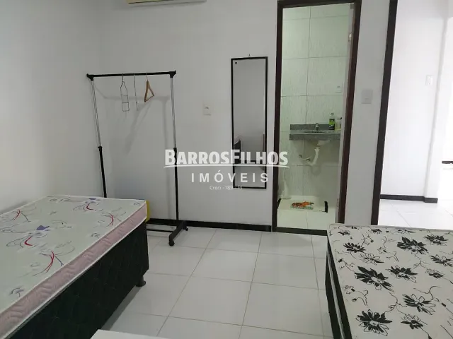 Casa 5 quartos e 4 banheiros, para alugar, no bairro Areia Branca em Aracaju