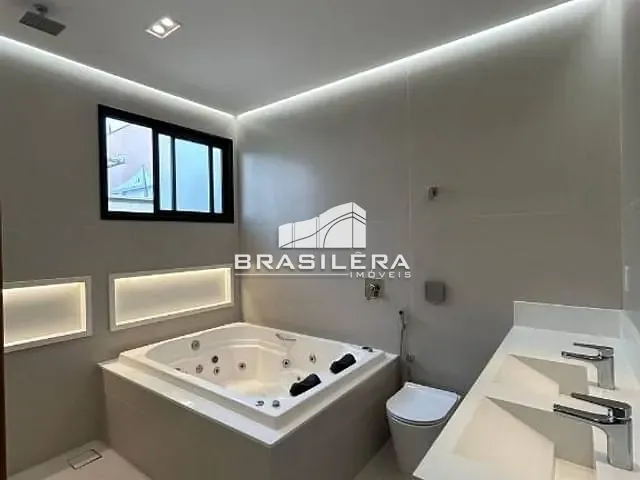 Casa com 406m² 4 quartos e 6 banheiros, à venda, no bairro Residencial Goiânia Golfe Clube em Goiânia