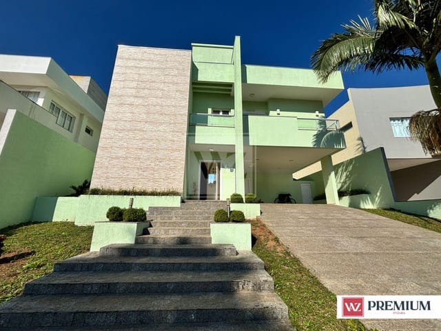 Casa 4 quartos e 6 banheiros, à venda, no bairro Orfãs em Ponta Grossa