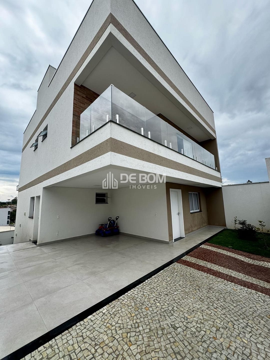 Casa, 3 quartos, 252 m² - Foto 1