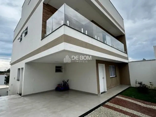 Casa 3 quartos e 5 banheiros, à venda, no bairro Loteamento Caldense em Poços de Caldas