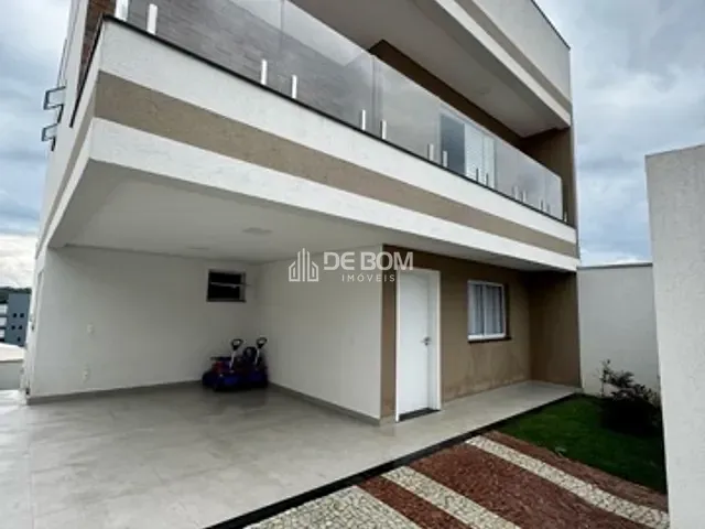 Casa 3 quartos e 5 banheiros, à venda, no bairro Loteamento Caldense em Poços de Caldas