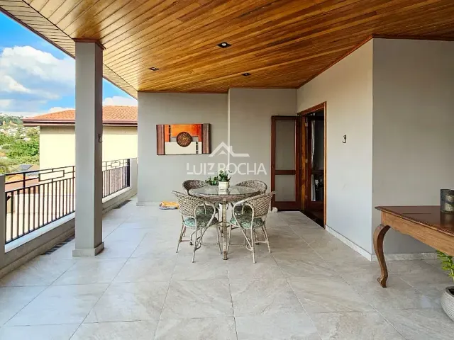 Casa com 501m² 4 quartos e 6 banheiros, à venda, no bairro Alphaville em Santana de Parnaíba