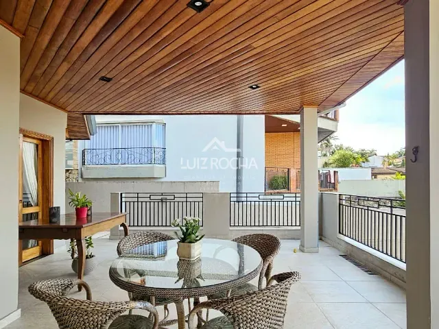 Casa com 501m² 4 quartos e 6 banheiros, à venda, no bairro Alphaville em Santana de Parnaíba