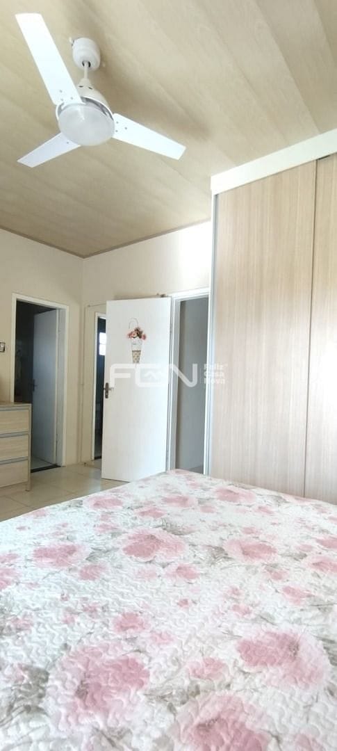 Casa à venda com 5 quartos, 200m² - Foto 13