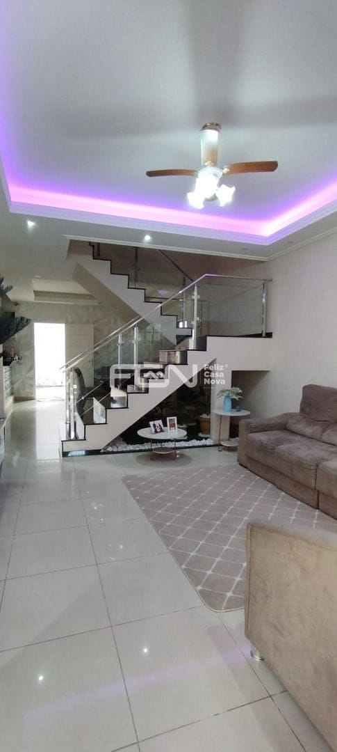 Casa à venda com 5 quartos, 200m² - Foto 5