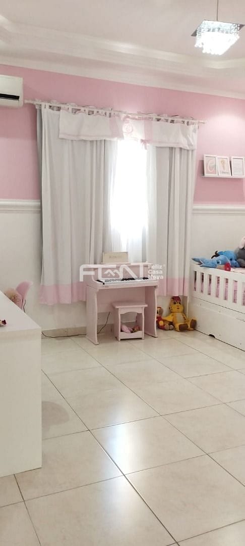 Casa à venda com 5 quartos, 200m² - Foto 11