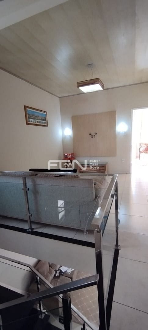 Casa à venda com 5 quartos, 200m² - Foto 8