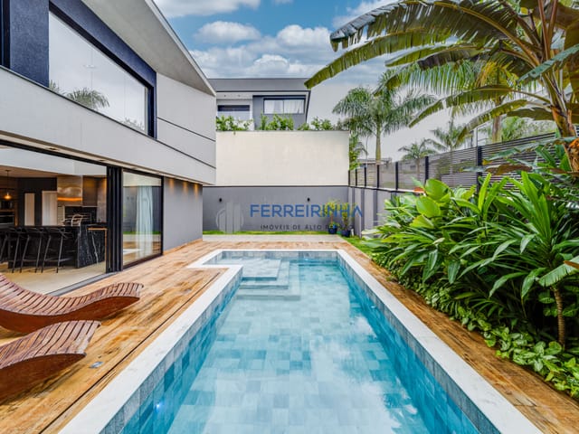 Casa com 535m² 5 quartos e 6 banheiros, à venda, no bairro Condomínio Residencial Alphaville em São José dos Campos