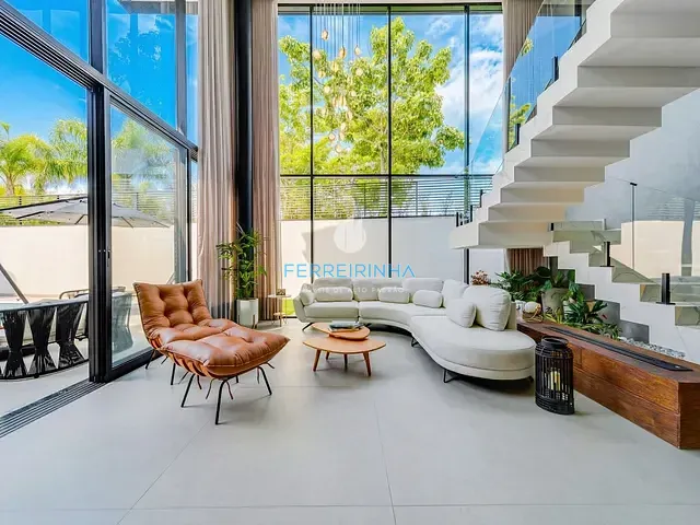 Casa com 535m² 5 quartos e 6 banheiros, à venda, no bairro Condomínio Residencial Alphaville em São José dos Campos