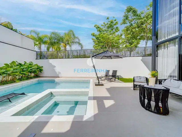 Casa com 535m² 5 quartos e 6 banheiros, à venda, no bairro Condomínio Residencial Alphaville em São José dos Campos