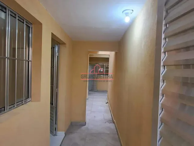 Casa com 129m² 2 quartos e 1 banheiro, para alugar, no bairro Jardim Maria Helena em Barueri