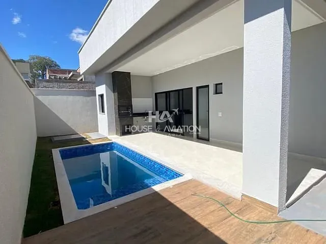 Casa com 300m² 3 quartos e 4 banheiros, à venda, no bairro Jardins Bolonha em Senador Canedo