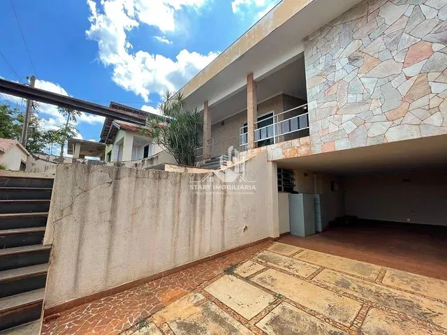Casa 4 quartos e 3 banheiros, à venda, no bairro Centro em Pederneiras