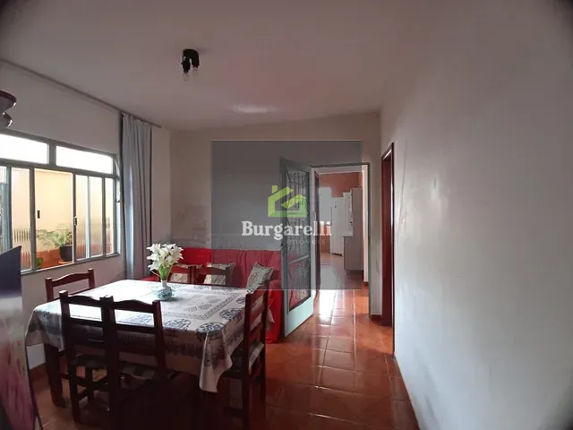 Casa 4 quartos e 1 banheiro, para alugar, no bairro Vila São Francisco em Lavras