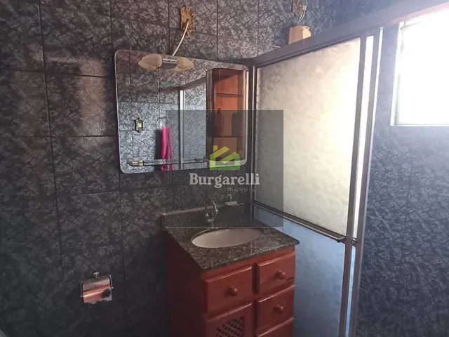 Casa 4 quartos e 1 banheiro, para alugar, no bairro Vila São Francisco em Lavras