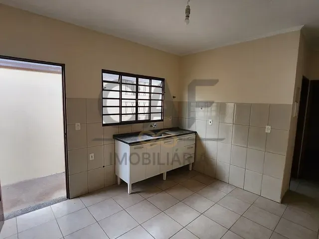 Casa com 175m² 2 quartos e 2 banheiros, à venda, no bairro Jardim Europa em Jaguariúna