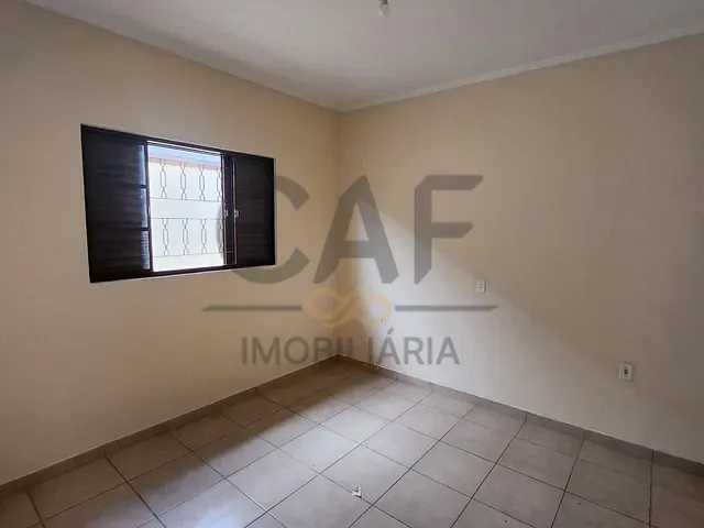 Casa com 175m² 2 quartos e 2 banheiros, à venda, no bairro Jardim Europa em Jaguariúna
