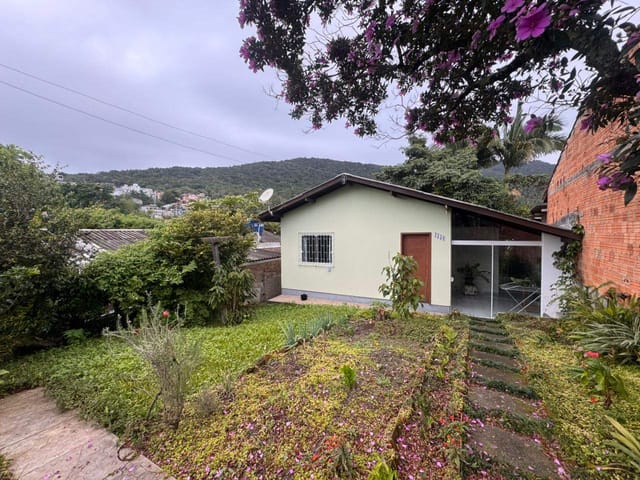Casa 2 quartos e 2 banheiros, à venda, no bairro Vargem do Bom Jesus em Florianópolis