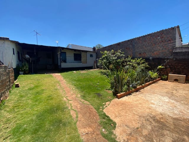Casa com 300m² 4 quartos e 3 banheiros, à venda, no bairro Parque Residencial Ana Rosa em Cambé