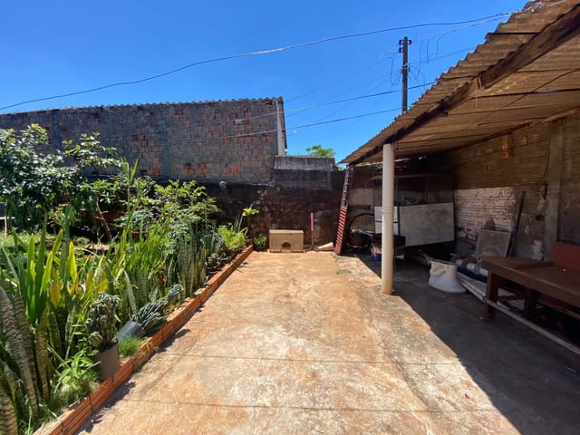 Casa com 300m² 4 quartos e 3 banheiros, à venda, no bairro Parque Residencial Ana Rosa em Cambé