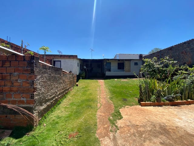 Casa com 300m² 4 quartos e 3 banheiros, à venda, no bairro Parque Residencial Ana Rosa em Cambé