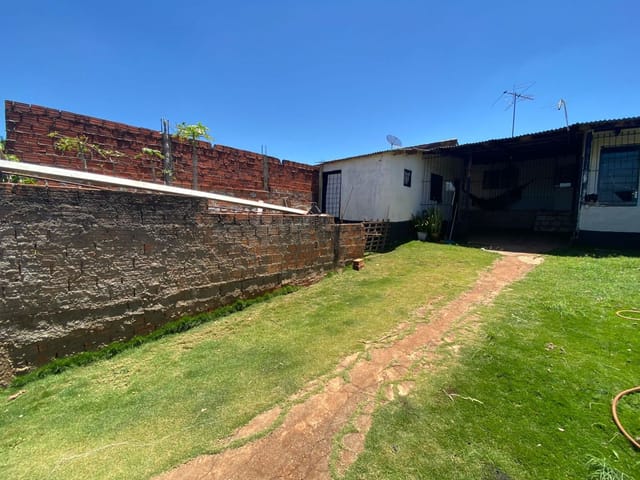 Casa com 300m² 4 quartos e 3 banheiros, à venda, no bairro Parque Residencial Ana Rosa em Cambé