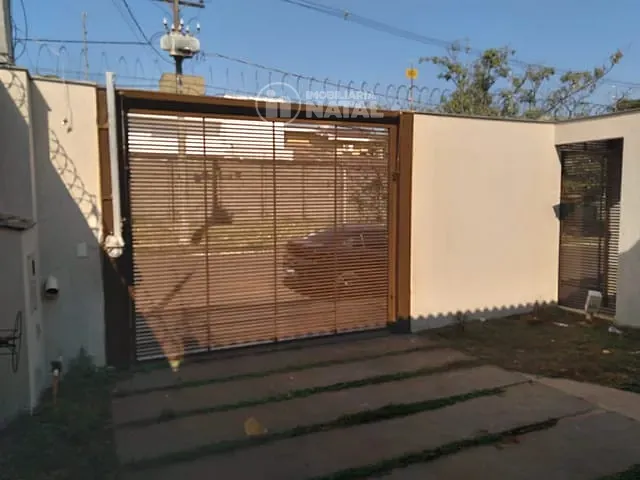 Casa com 300m² 4 quartos e 4 banheiros, para alugar, no bairro Aragarça em Londrina