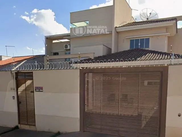 Casa com 300m² 4 quartos e 4 banheiros, para alugar, no bairro Aragarça em Londrina